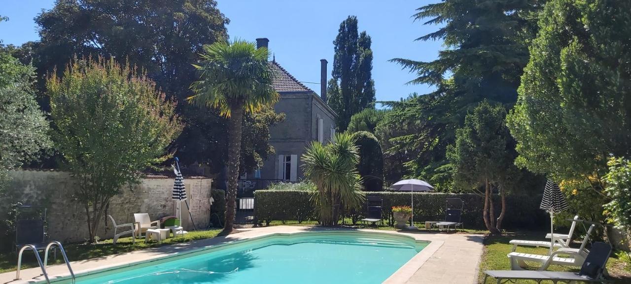 Logis Des Bessons Bed and Breakfast Migron Εξωτερικό φωτογραφία